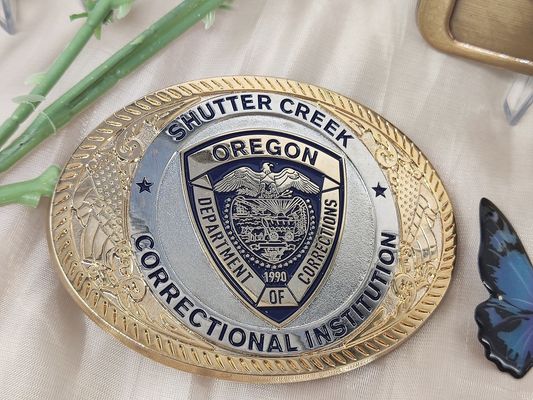 खरीदें लोगो के साथ पुरुषों के लिए कस्टम जिंक मिश्र धातु बेल्ट बंधन 3-3.5 इंच online manufacture