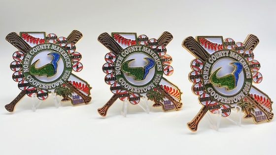 खरीदें ब्रांडिंग के लिए कस्टम 1.5 इंच सॉफ्ट एनेमल लैपल पिन online manufacture