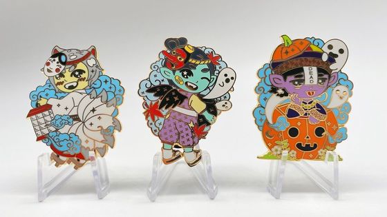 खरीदें Custom Soft Enamel Lapel Pins with Zinc Alloy Material and 2D/3D Design Options online manufacture