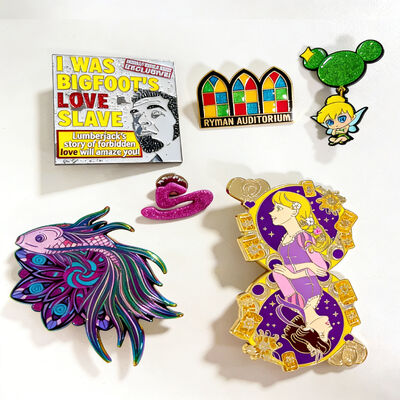 खरीदें व्यक्तिगत लोगो चमकदार रंगों और ग्राहक आकार विकल्पों के साथ कस्टम धातु लैपल पिन online manufacture