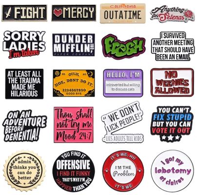 पॉलिशिंग/प्लेटिंग प्रक्रिया कस्टम एनीमे पिन तामचीनी आकर्षण रंगीन कस्टम पिन धातु लोगो बैज हार्ड तामचीनी पिन बैज