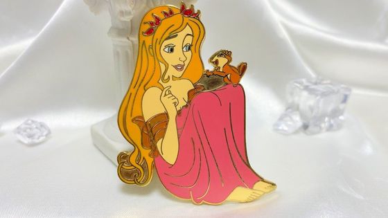 अच्छी कीमत व्यापार उपहारों के लिए 1.5 मिमी मोटाई और बटरफ्लाई क्लच के साथ कस्टम हार्ड इनेमल लैपल पिन ऑनलाइन