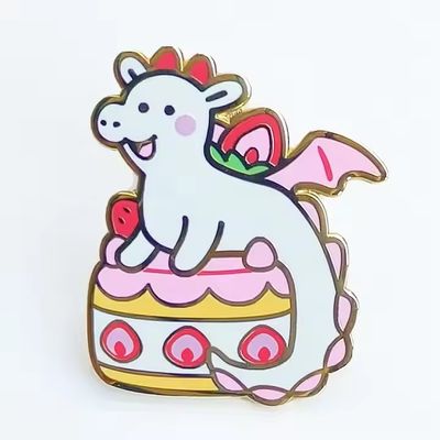 कस्टम लोगो हार्ड तामचीनी ग्लिटर पर्ल लैपल पिन धातु बैज केपॉप एनीमे फैशन के लिए