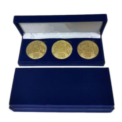 अच्छी कीमत Custom Velvet Jewelry Gift Box for Rings Necklaces ऑनलाइन