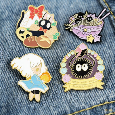 अच्छी कीमत ब्रांडिंग के लिए नरम तामचीनी और कस्टम लोगो के साथ कस्टम गोल्ड प्लेटेड लैपल पिन ऑनलाइन