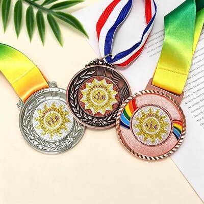 मैराथन और शरीर सौष्ठव के लिए रिबन के साथ कस्टम 3 डी जिंक मिश्र धातु स्वर्ण चढ़ाना खेल पदक