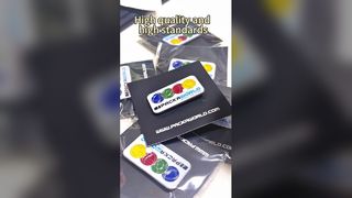 ग्लिटर के साथ थोक कस्टम सॉफ्ट इनेमल पिन | स्पार्कली मेटल लैपल बैज | चमकदार इनेमल ब्रोच